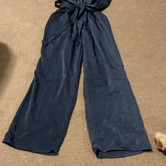 Lulu’s satin jumpsuit - Picture 7 of 10